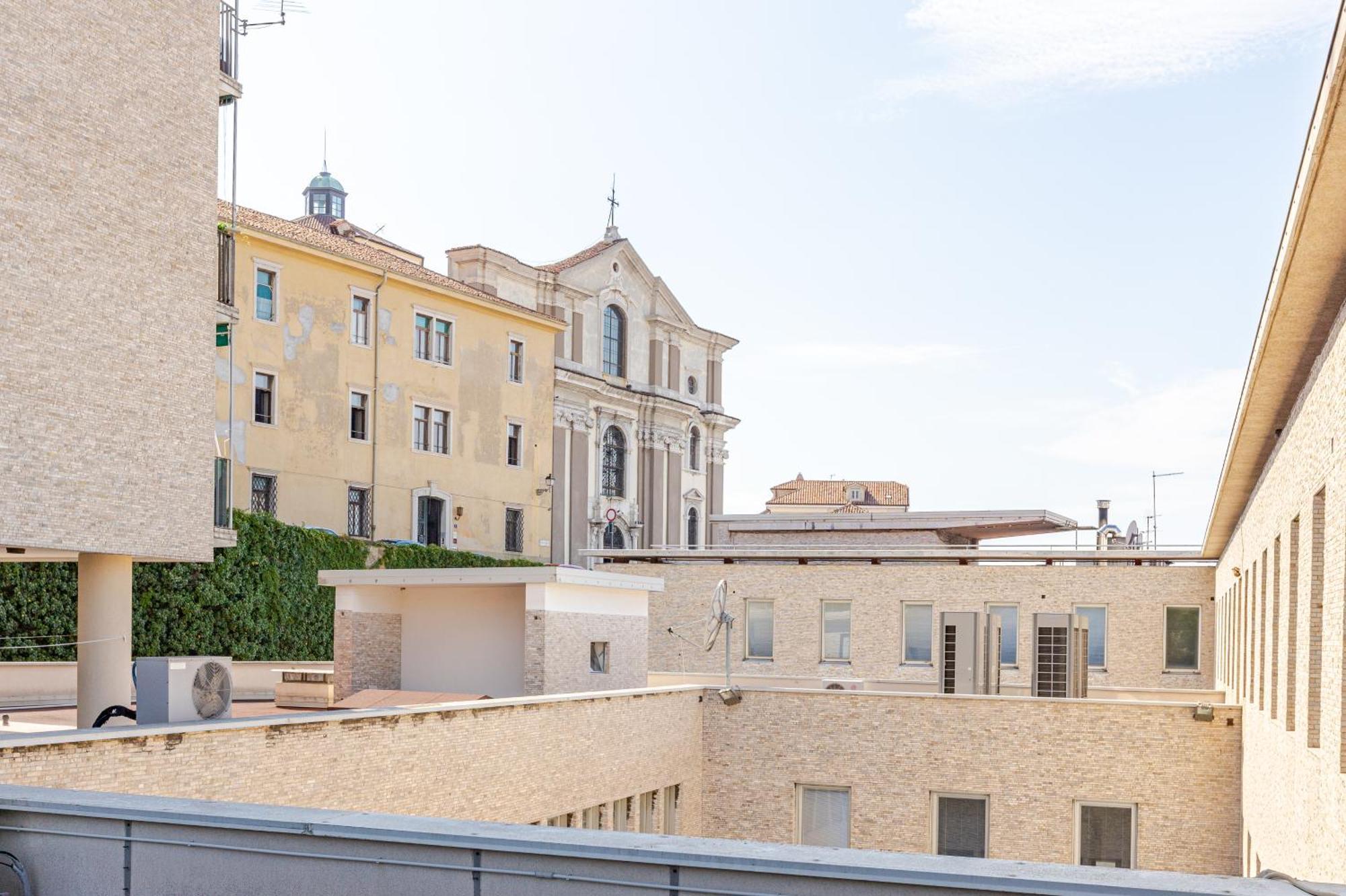 Teatro Romano Suites - Isabella Trieste Eksteriør billede